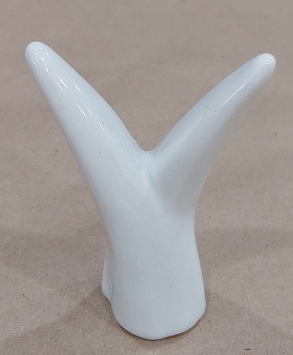 White Ceramic Ring Holder