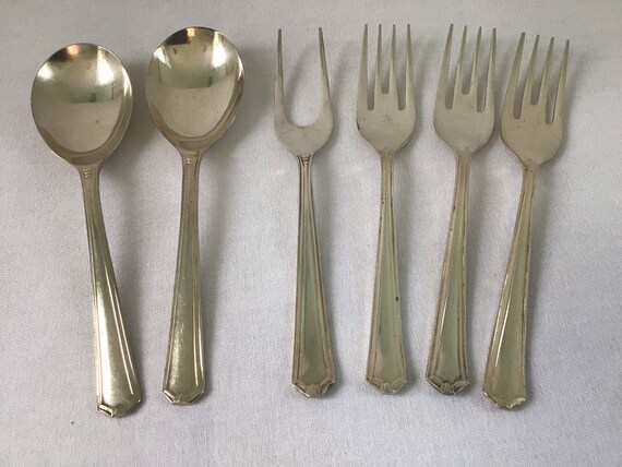 Vintage Grosvenor Delphic Silverware Spoons Cake Forks Pastry