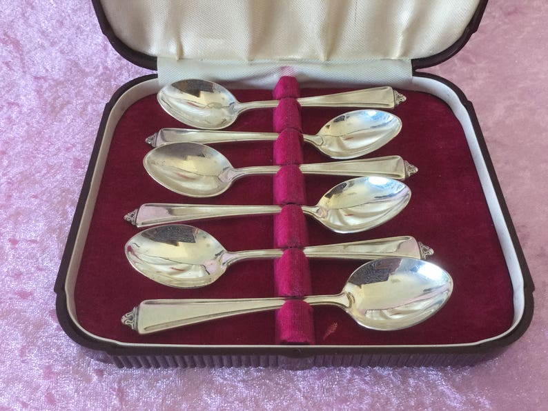 Vintage Rodd EPNS beaument Teaspoons in Original Bakelite Casecraft