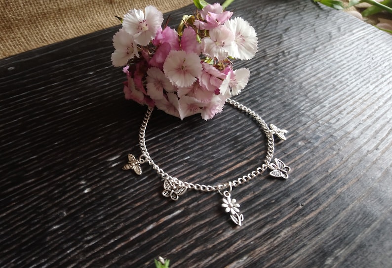 butterflies and bees anklet 9-11 Beautiful summer inspired silver plated daisy ankle bracelet body jewellery