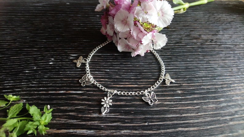 butterflies and bees anklet 9-11 Beautiful summer inspired silver plated daisy ankle bracelet body jewellery