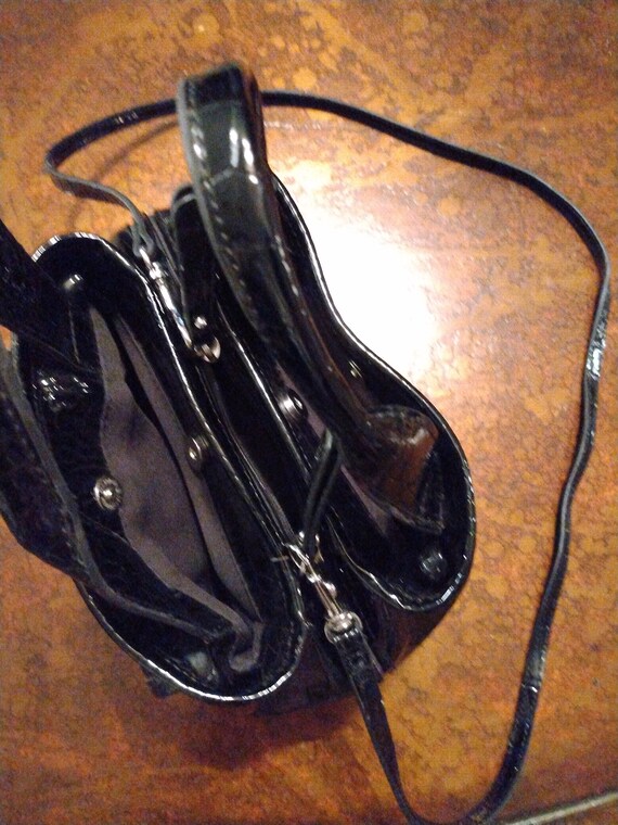 Vintage 1976 Liz Claiborne Top Handle Patent Leather Clutch Vintage 1976 Liz Claiborne Top Handle Patent Leather Clutch