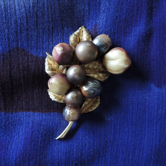 Acorn Brooch Signed ART Vintage 1950s