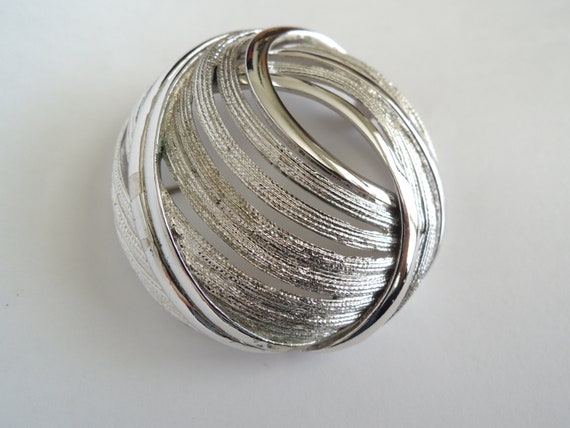 Oval Textured Silver Tone Brooch by Monet Mid Cen… - image 2