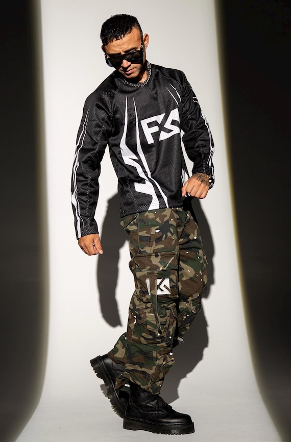 men’s camo cargo pants