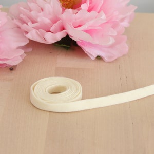 3/8&quot; Ivory Plush Underwire Bra Channeling