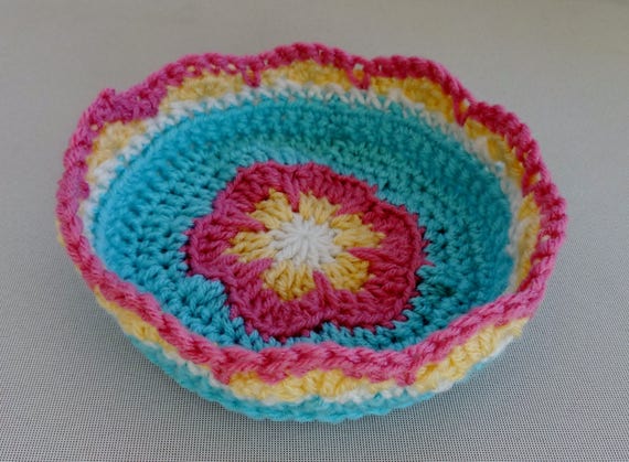 Flower Motif Small Basket Crochet Pattern