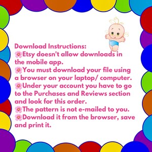 Może przedstawiać: Instrukcje pobierania dla produktu cyfrowego na Etsy. Tekst wyjaśnia, że Etsy nie zezwala na pobieranie z aplikacji mobilnej i że użytkownicy muszą pobrać plik za pomocą przeglądarki na laptopie lub komputerze. Instrukcje podają r&oacute;wnież, że plik można znaleźć w sekcji Zakupy i recenzje konta użytkownika.