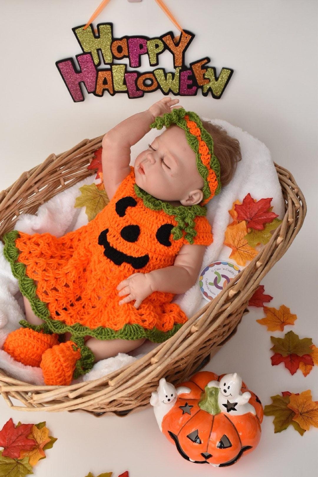 Crochet Baby Pumpkin Costume: Newborn Halloween Outfit Photo