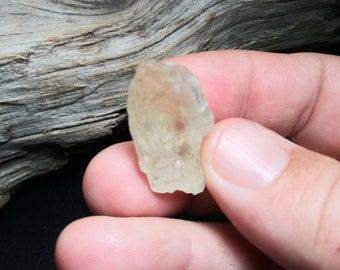 Kunzite - green kunzite - hiddenite crystal - raw kunzite