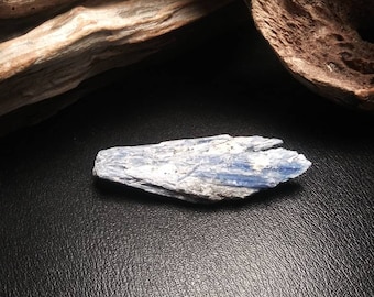 Blue Kyanite - Quartz - kyanite - raw kyanite crystal - third eye chakra crystal - throat chakra crystal