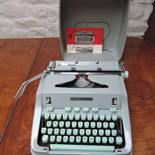 Hermes 3000 Manual Typewriter