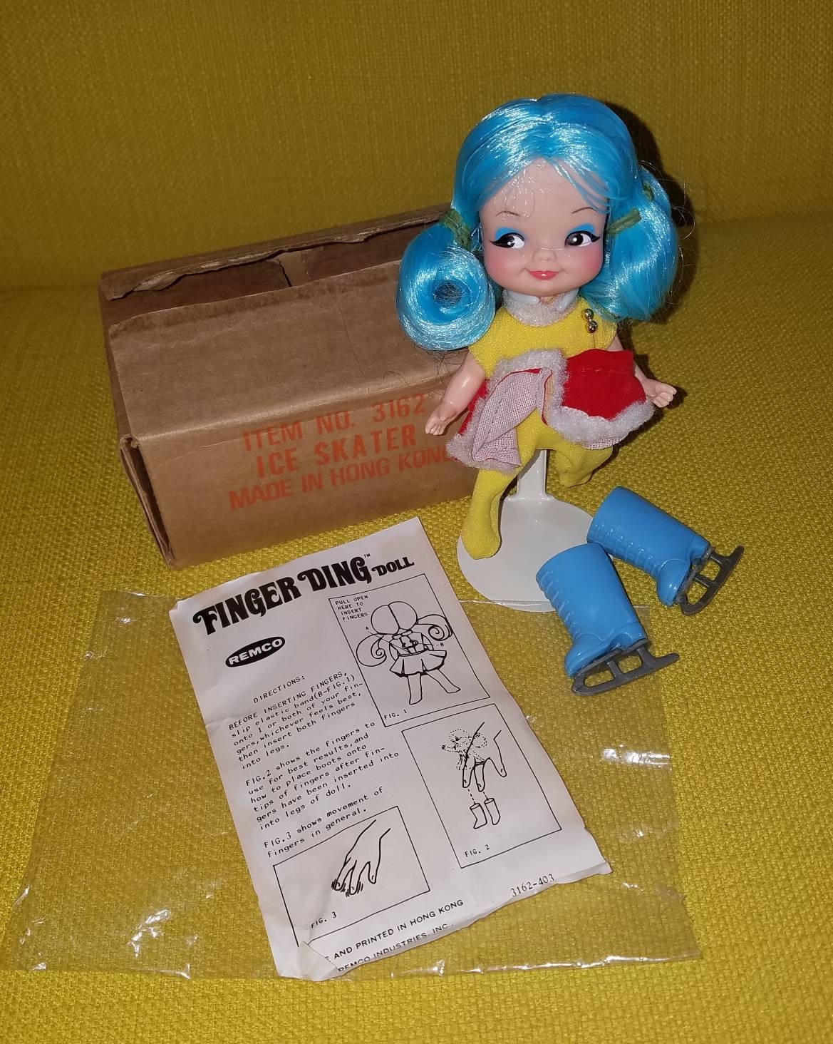 New in Box Vintage 1969 Remco Finger Ding Fun Puppet Ice Skater 