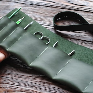 Organizador de herramientas de manicura de cuero personalizado. Organizador de herramientas pequeñas de cuero. Estuche para cortaúñas. Estuche para manicura. Estuche de cuero para pinzas.