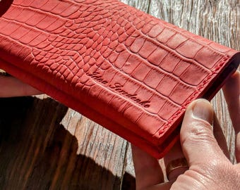 Personalized red leather caiman wallet. Leather wallet with magnets. Leather clutch bag with zipper. Iphone wallet case. Leather iphone case