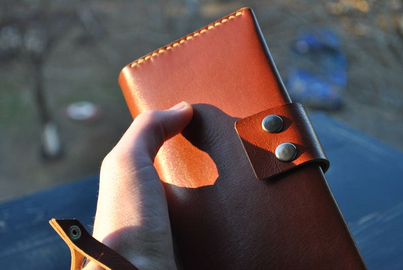 Wrist band.iPhone Wallet Case.Leather iPhone case Wallet Wallet PERSONALIZED Wristlet clutch Personalized gift Leather clutch with strap