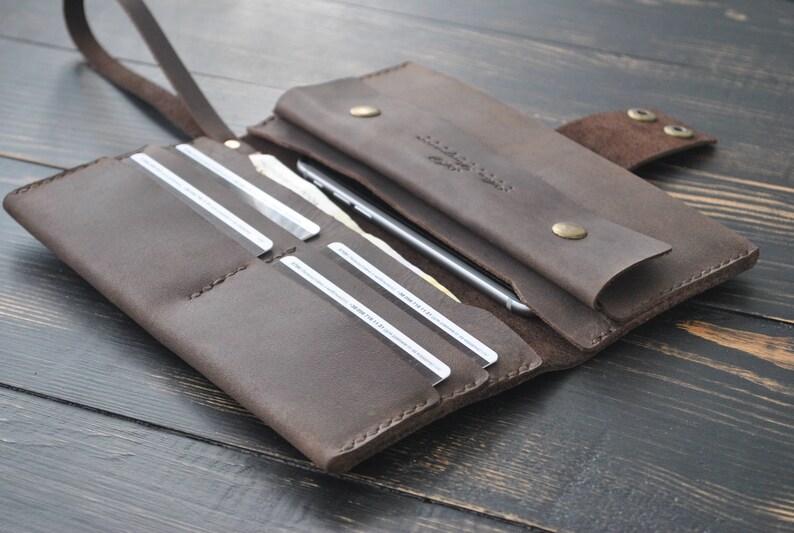 Wrist band.iPhone Wallet Case.Leather iPhone case Wallet Wallet PERSONALIZED Wristlet clutch Personalized gift Leather clutch with strap