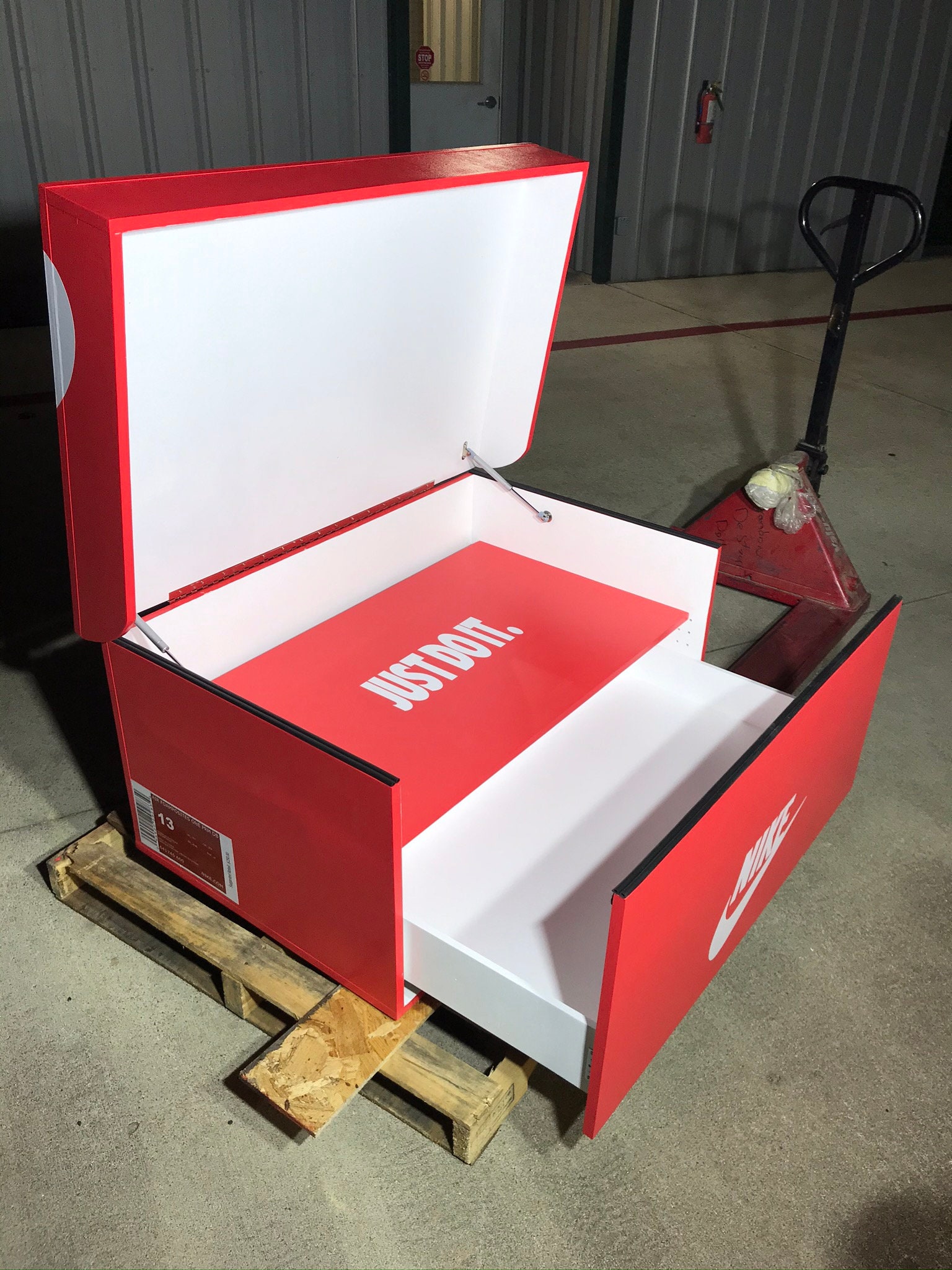 Giant shoe storage box _egypt - Louis Vuitton Shoe box 📦 For
