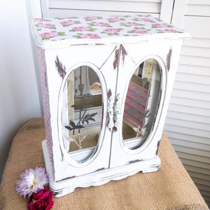 Updated Vintage Jewelry Box, Upcycled Jewelry Box, Floral, White, Distressed