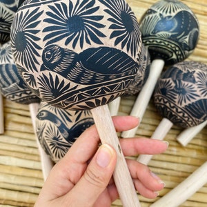 Hand carved Mexican Maraca / Hand carved Mexican Maraca / Hand Carved Maraca Made of Jícara / Units: 1