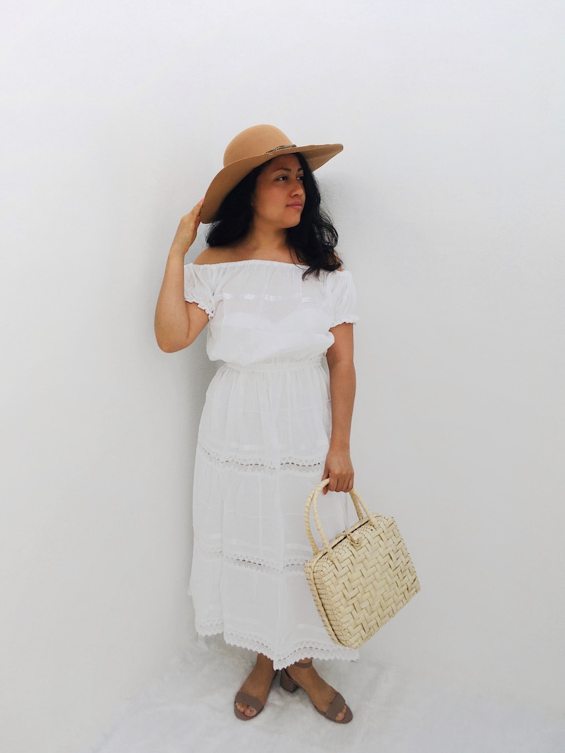 White Campesino Mexican dress With Sleeves
