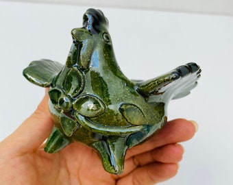 Bird-Shaped Sauce boat made of glazed green clay / Bird-shaped sauce boat made of glazed green clay / 2 oz