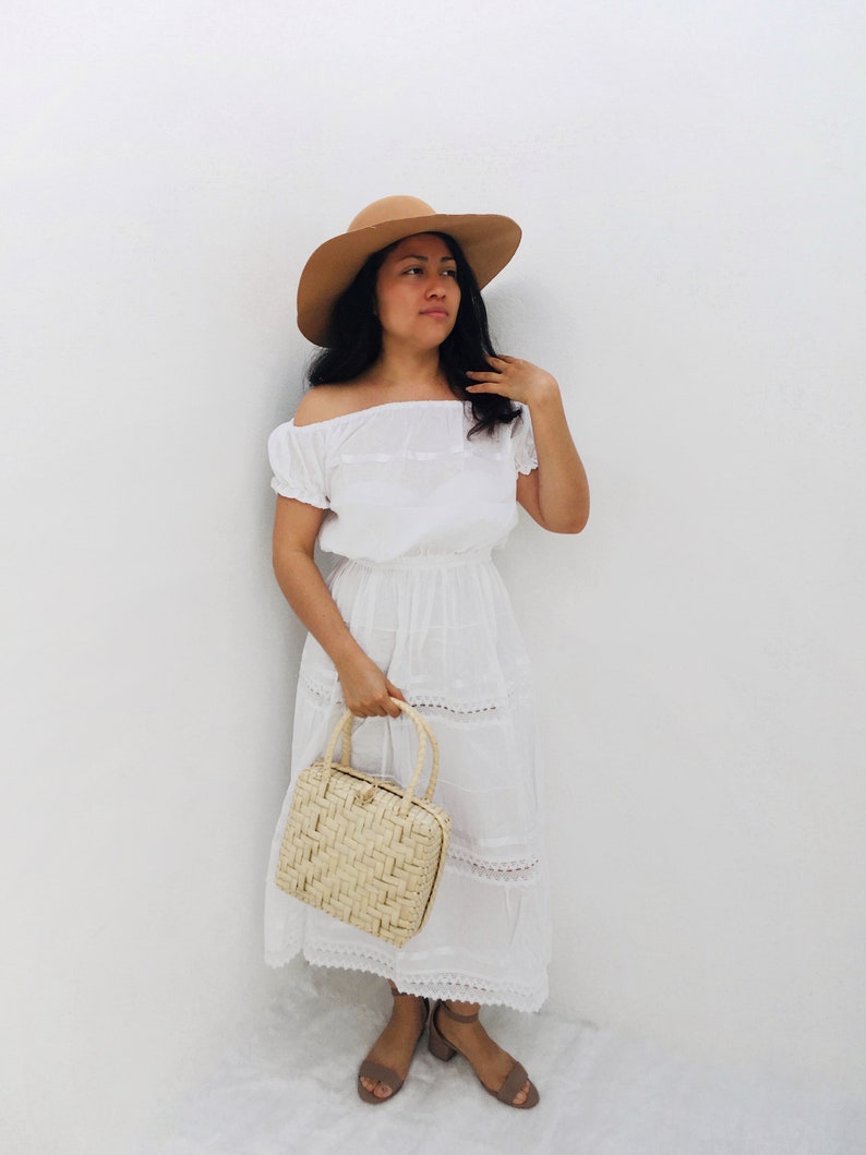 White Campesino Mexican dress With Sleeves
