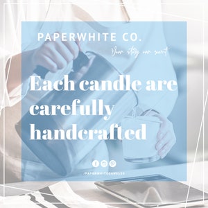 K&ouml;nnte beinhalten: Eine Person gie&szlig;t Wachs in ein Glas-Kerzengef&auml;&szlig;. Der Text auf dem Bild lautet "PAPERWHITE CO. Your story, our scent. Each candle are carefully handcrafted. /PAPERWHITECANDLES"