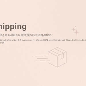K&ouml;nnte beinhalten: Illustration einer Box mit einer Strichzeichnung eines Pakets, das schnell versandt wird. Der Text lautet "Shipping so quick, you'll think we're teleporting." Ihre Bestellung wird innerhalb von 2-5 Werktagen versandt. Wir verwenden den USPS-Priority-Versand, und Ground beinhaltet eine Zustellbest&auml;tigung.
