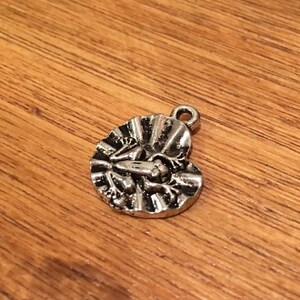 Charm - Bulk of 12, Frog on lilly pad charm