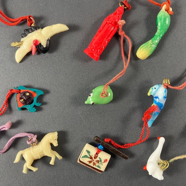 Vintage Celluloid & Glass Charms Japanese Pop Out Eyes Kobe Cracker Jack Toy (20)