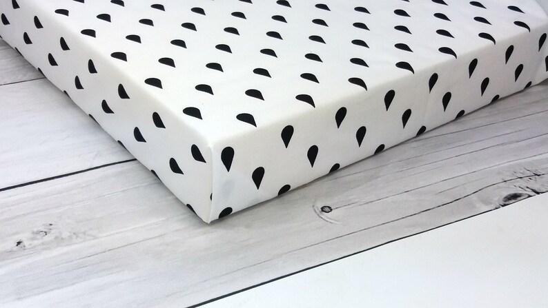black and white fitted crib sheet