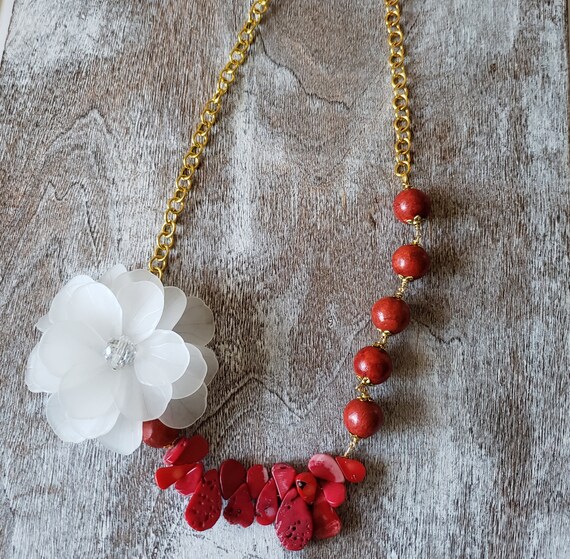 Coral & Lucite Flower Necklace Necklace