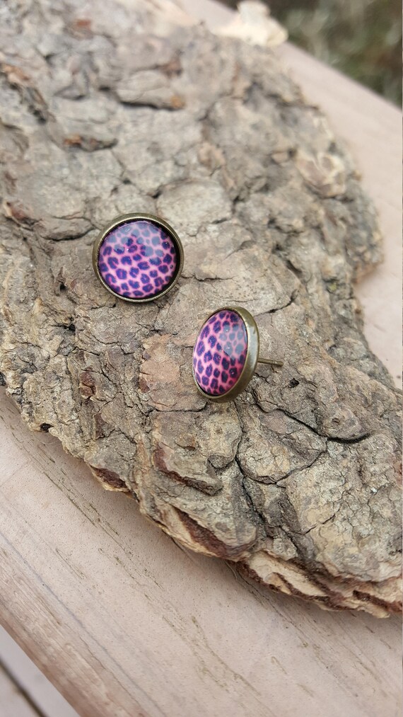 Pink Cheetah Pattern Bronze Post Earrings