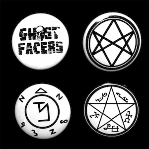 Conjunto sobrenatural de botones, imanes o llaveros en blanco y negro