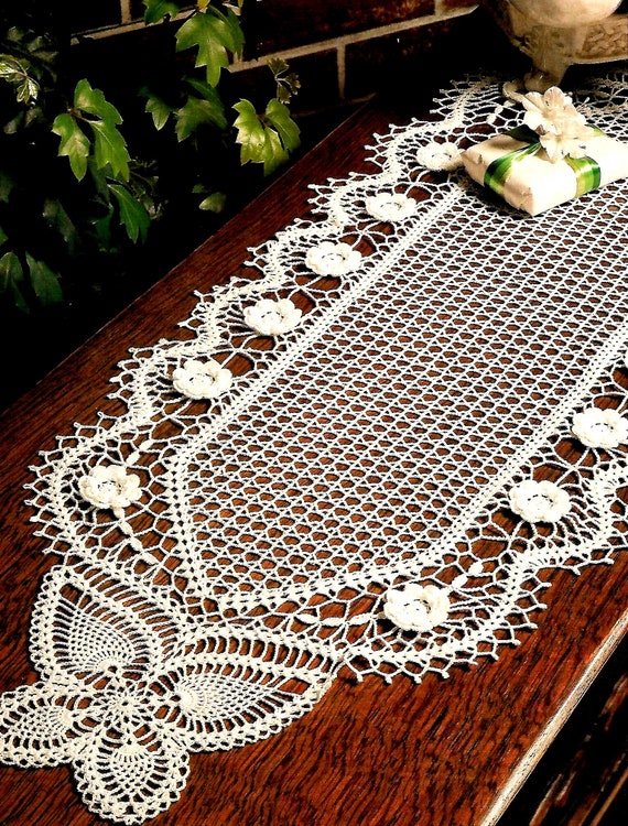 Vintage Crochet PATTERN Filet Crochet Doily Irish Rose Runner