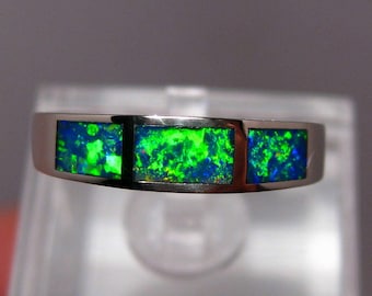 Bague avec incrustation d'opales d'Australie AAA très brillantes en or blanc 14 kt taille 6 1/4 M