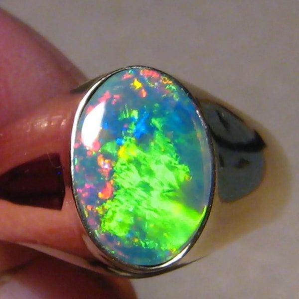 Men's Opal Ring , Solid 14 k Gold , Coober Pedy ( shell Patch field )