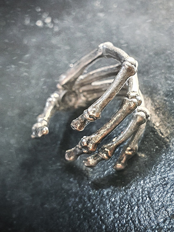 Gothic Skeleton Grip Skull Hands Ring Set Left and Right | Brass