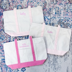 Embroidered Personalized Tote Bag - Gift for Her, Gift for Mom, Bridesmaid Gift, Bride Gift, Travel Bag, Personalized Gift