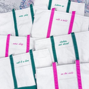 Embroidered Personalized Tote Bag - Gift for Her, Gift for Mom, Bridesmaid Gift, Bride Gift, Travel Bag, Personalized Gift