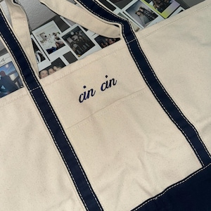Embroidered Personalized Tote Bag - Gift for Her, Gift for Mom, Bridesmaid Gift, Bride Gift, Travel Bag, Personalized Gift