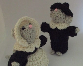 Crochet Pilgrim Mice - Boy and Girl Set, Thanksgiving Mice, Fall Decor, Autumn Decor, Holiday Decorations, Table Decorations, Teacher Gifts