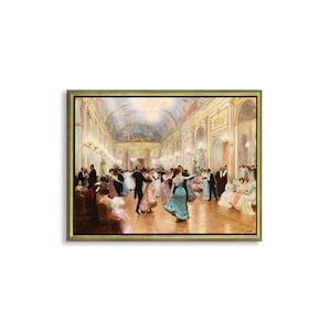 Può includere: Un dipinto che rappresenta una scena di un grande salone da ballo con persone in abiti eleganti che ballano e socializzano. La sala è decorata con lampadari decorati e un soffitto alto. Il dipinto è realizzato in uno stile realistico con colori caldi.