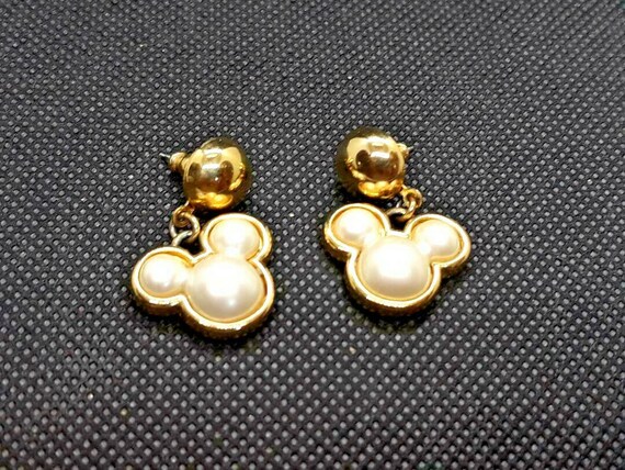 Details about Disney Parks Mickey Mouse Head Earrings Made in 925 Sterling silver Details about Disney Parks Mickey Mouse Head Earrings Made in 925 Sterling silver