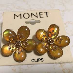 MONET Vintage Honey Amber Polished Lucite (Jelly Belly) and Rhinestone Flower Clip On Earrings