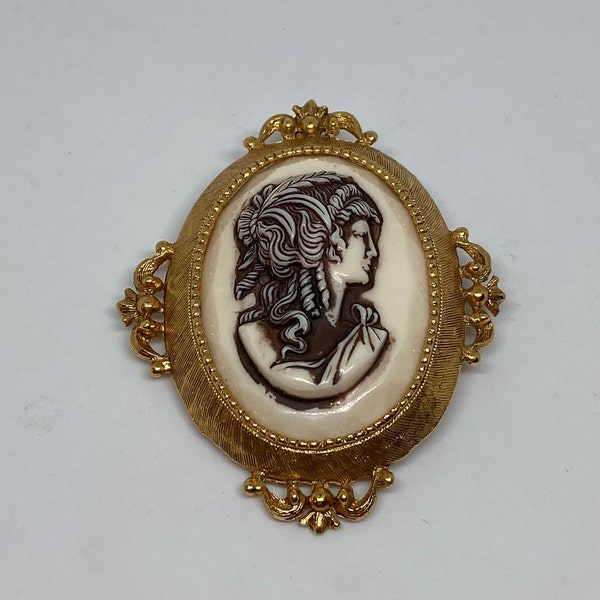 Florenza Signed Wedgwood Mocha Gold Plated Cameo Brooch; High Relief Resin Right Facing Cameo in Ornate Gold Plated Frame, 1950s