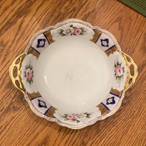 Noritake Morimura Brothers Vintage Porcelain Tab Handled Bowl With Pink and White Floral Pattern and Heavy Gold Gilding; 8 In Scalloped Bowl