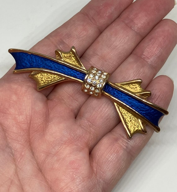 Vintage Gold Tone Bow Brooch With Blue Enamel and… - image 5