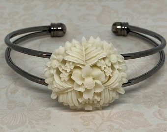 Vintage Silver Tone White Carved Lucite or Celluloid Flower Cuff Bracelet; 7 Inch Double Banded Carved Flower Bangle